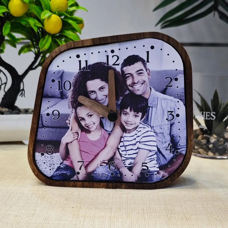 Fotoğraf Baskılı Yamuk Ceviz Dörtgen Masa Saati Hediyesi